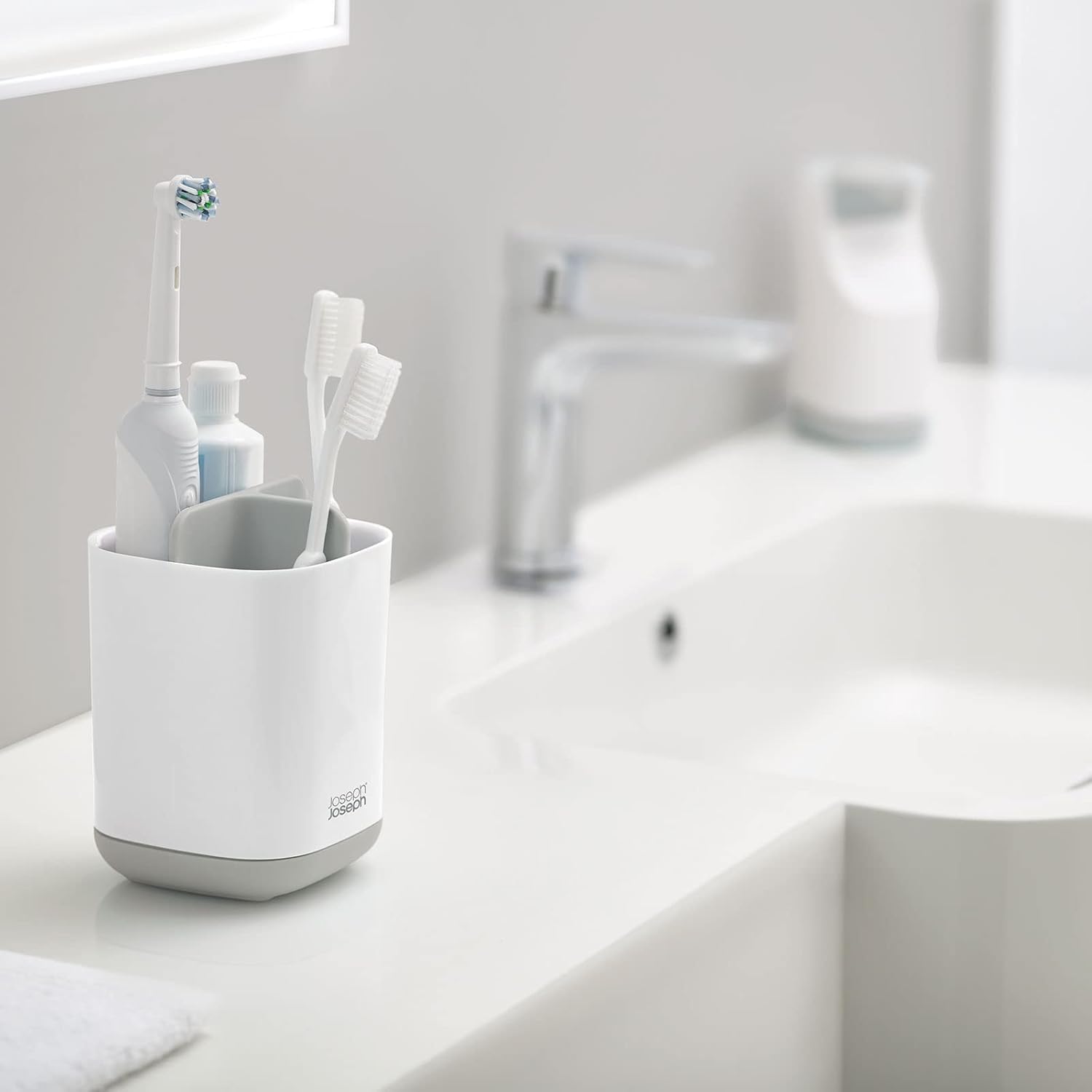 Joseph Joseph Easy-Store Compact Toothbrush Holder Caddy 1