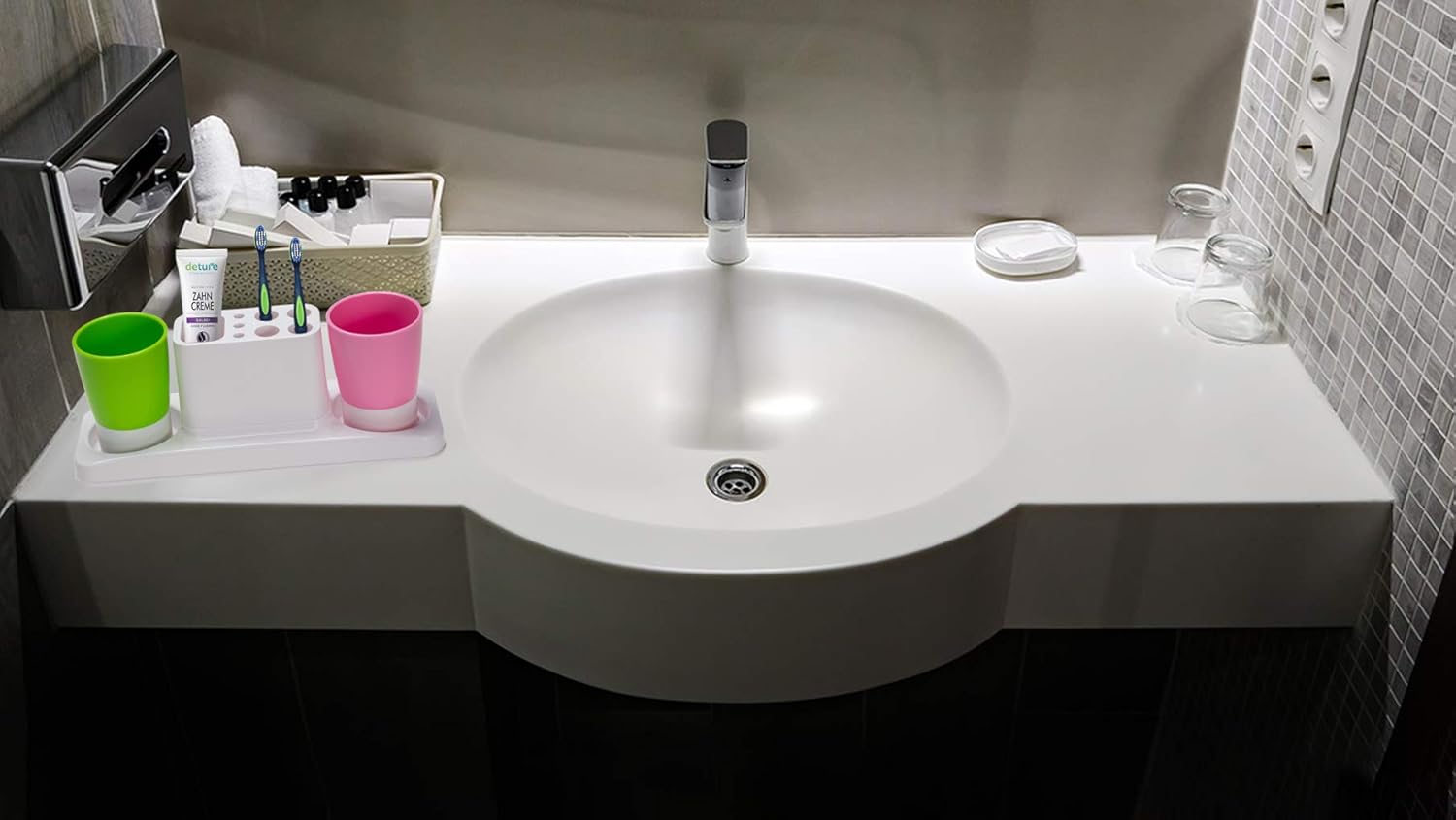 Bathroom Toothbrush Holder with 2 Rinsing Cups 1