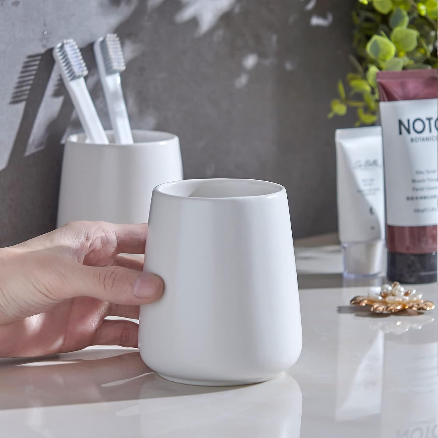 Eyrozia White Ceramic Toothbrush Holder for Bathroom