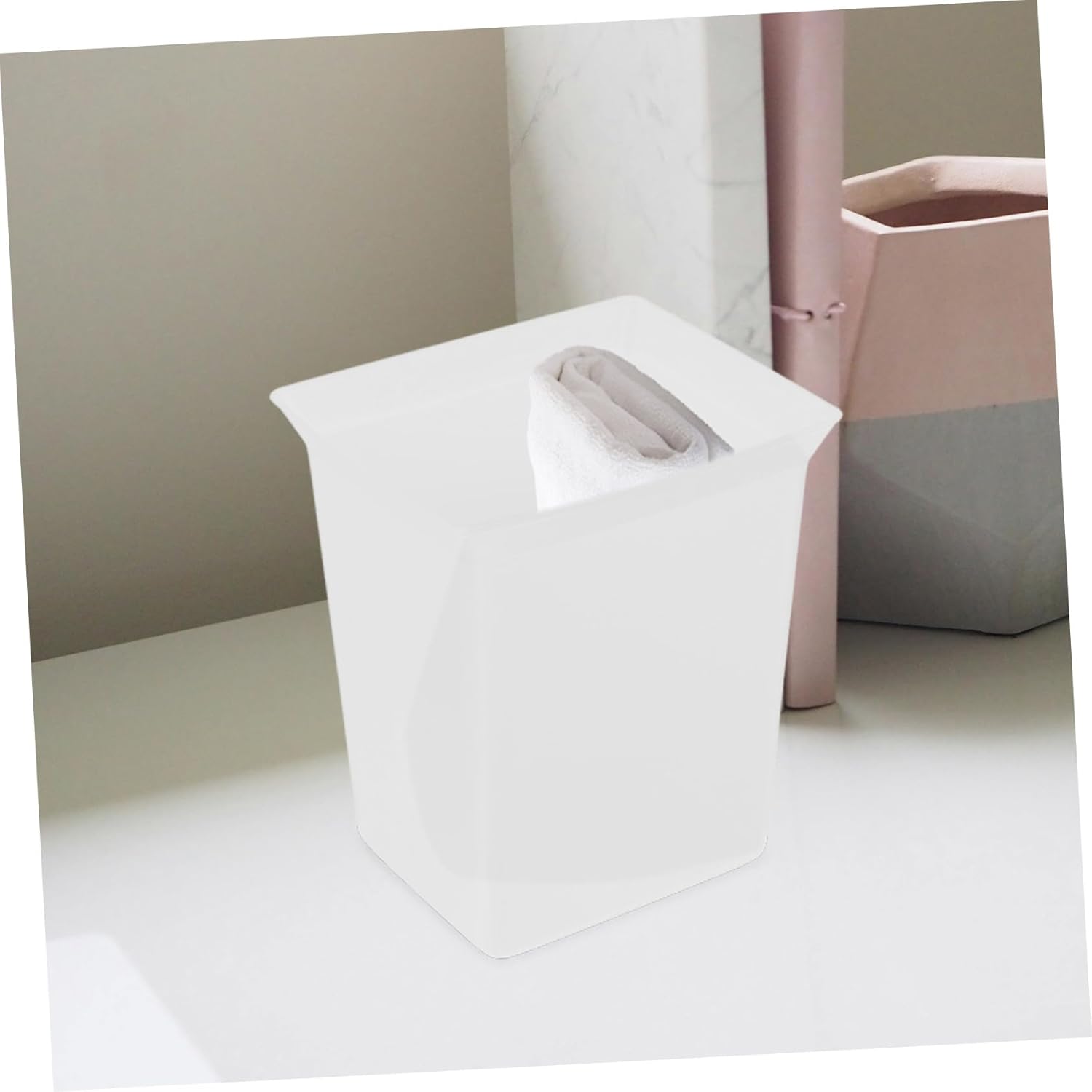 LIFKOME Large Plastic Cleaning Basket for Hotel Storage