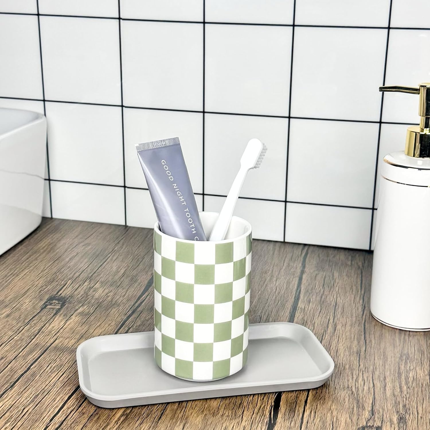 Nakor Home Sage Green Ceramic Toothbrush Holder