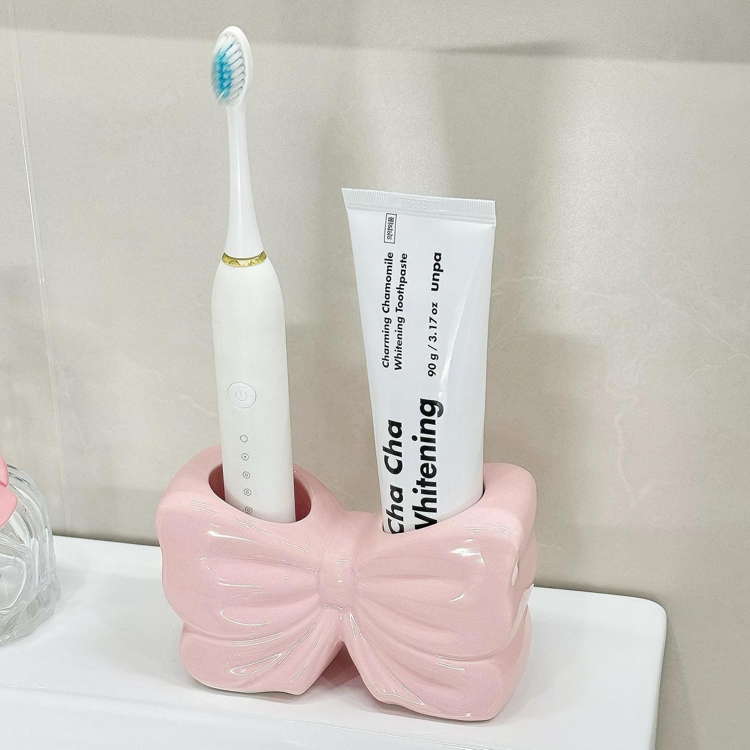 CASTATEO Bow-Shaped Ceramic Toothbrush Holder
